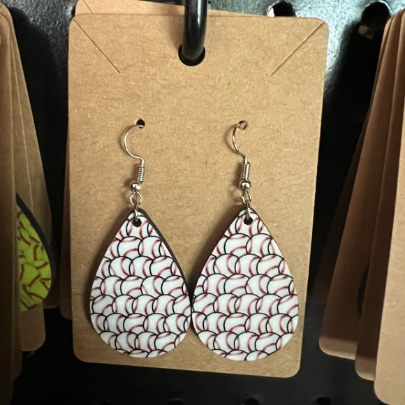Softball/Volleyball Softball/Baseball Softball/Soccer sublimation wood earrings - Picture 8 of 14